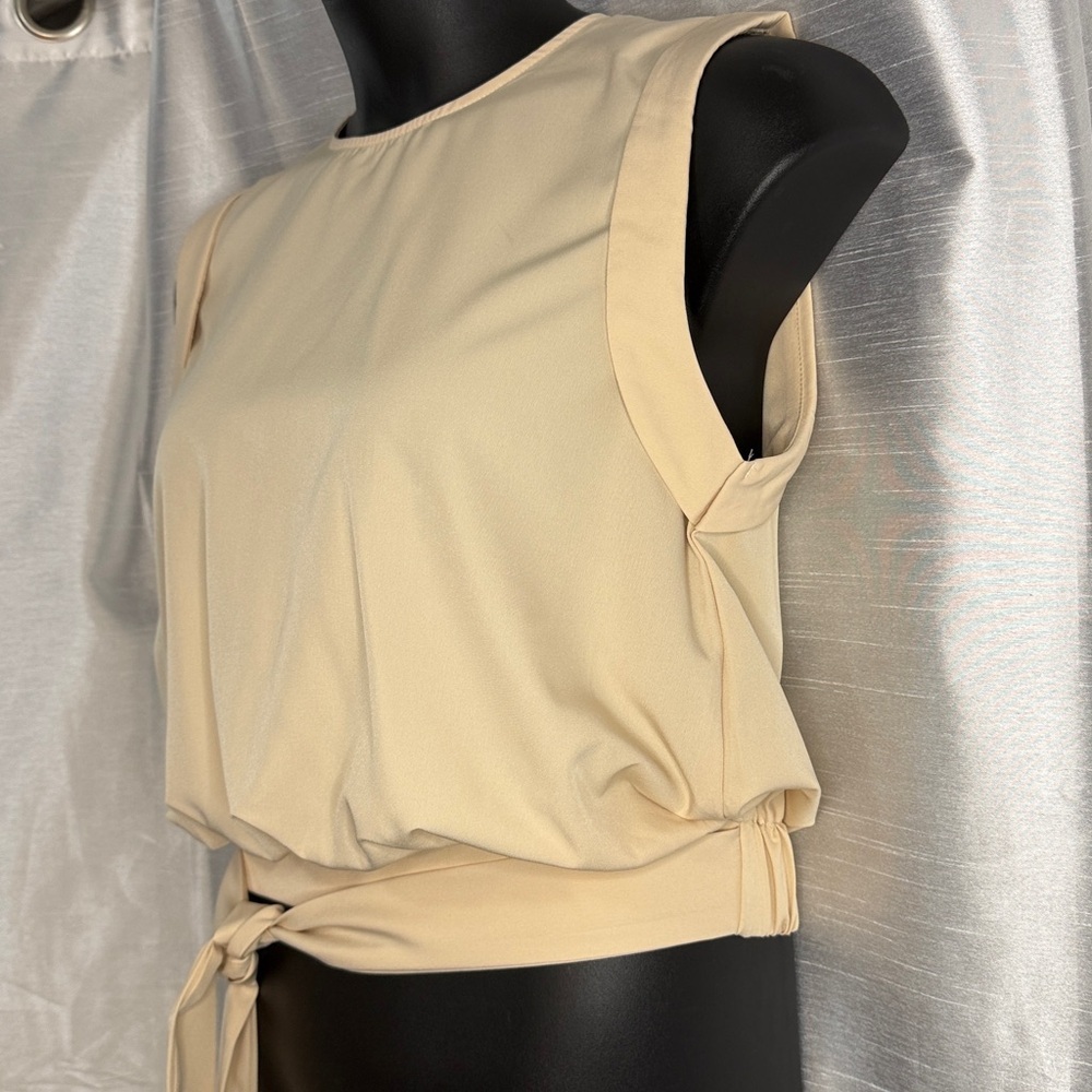 Emery Rose Sleeveless Tie Front Elastic Waist Keyhole Back Women’s L Stretch - Picture 4 of 6